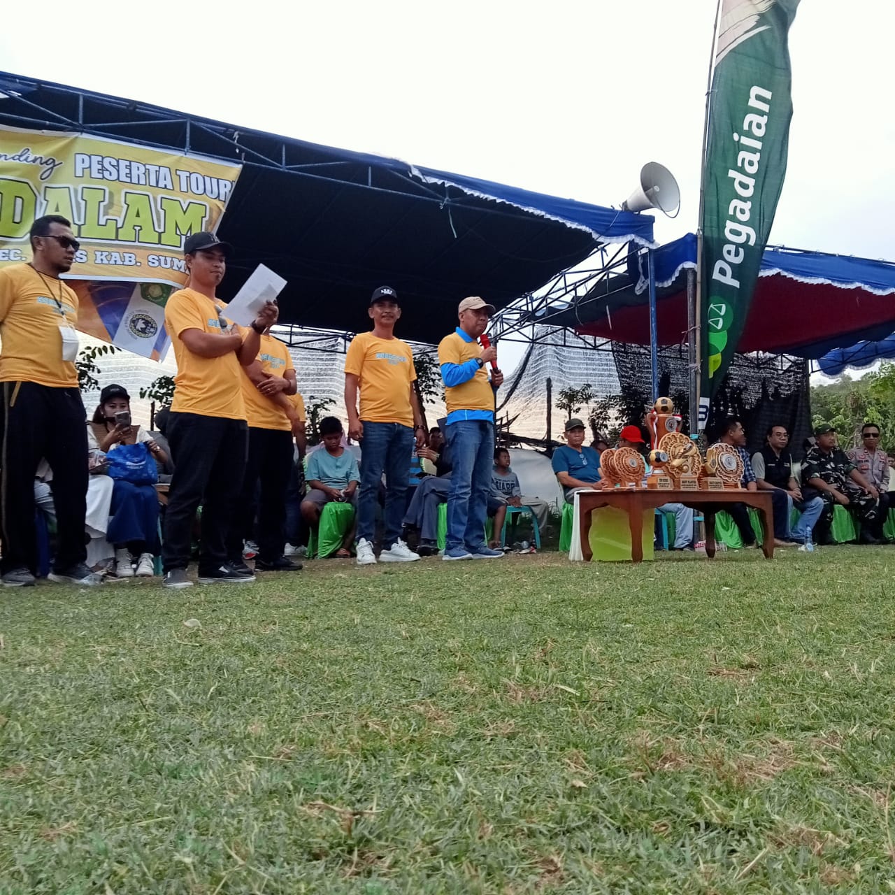 Cawabup BJS Tutup Turnamen Sepak Bola Kades Dalam Cup 2024