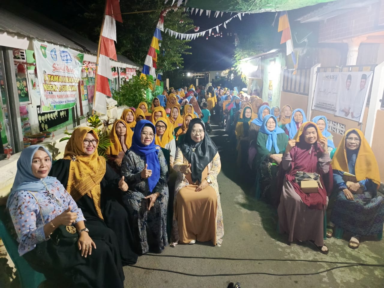 Tim Relawan Perempuan MO – BJS Sambangi Ratusan Warga Samapuin