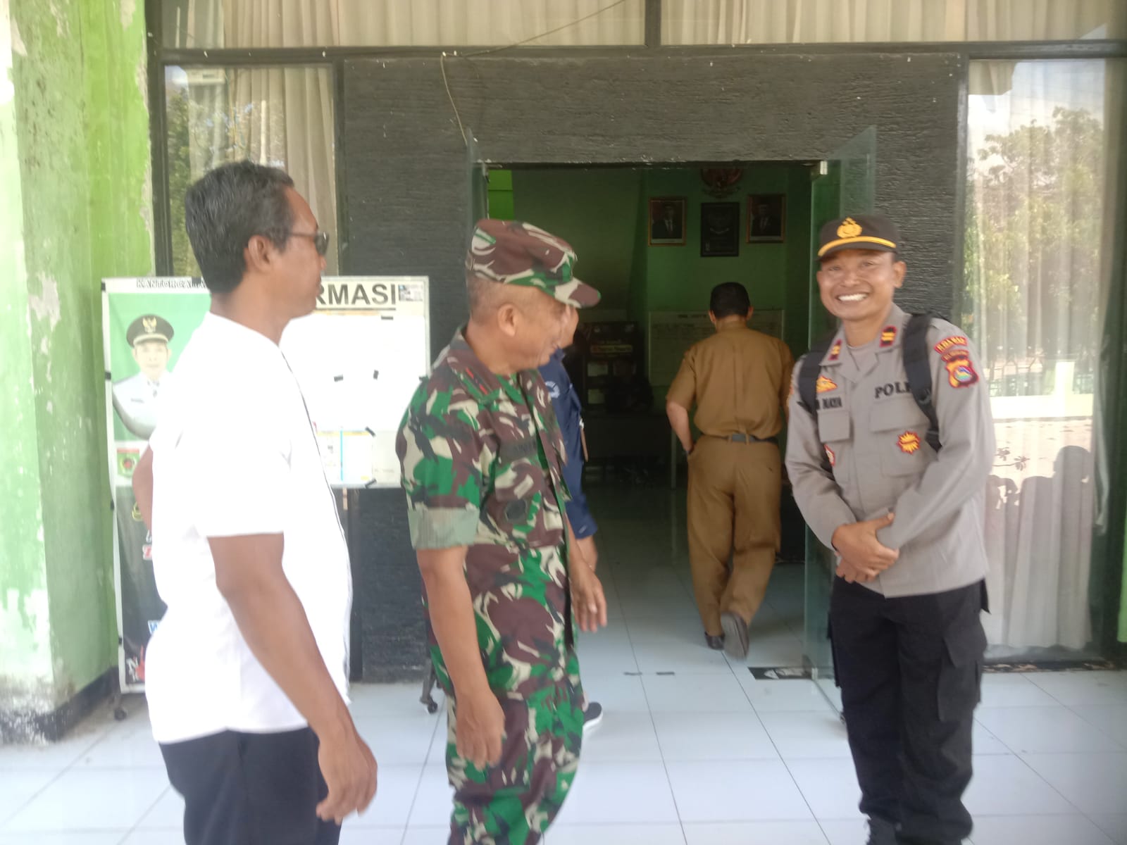 *Polsek Bayan Lakukan Pengamanan Rekapitulasi DPSHP*