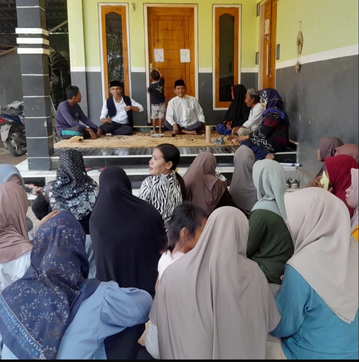 Emak-Emak Labangka Siap Menangkan Jarot-Ansori