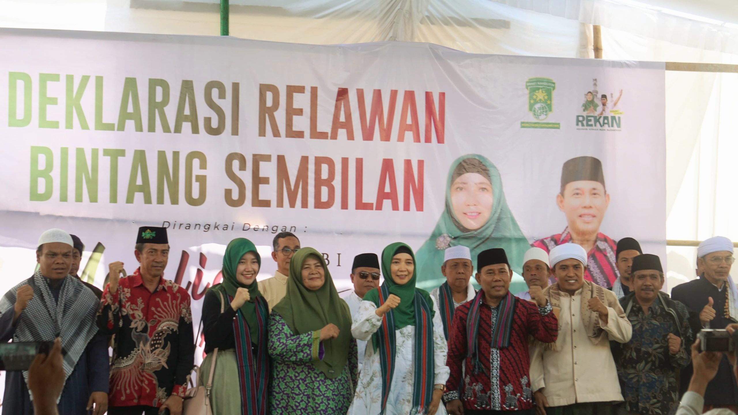 Ribuan Relawan Bintang Sembilan Loteng Ikrar Menangkan Rohmi-Firin
