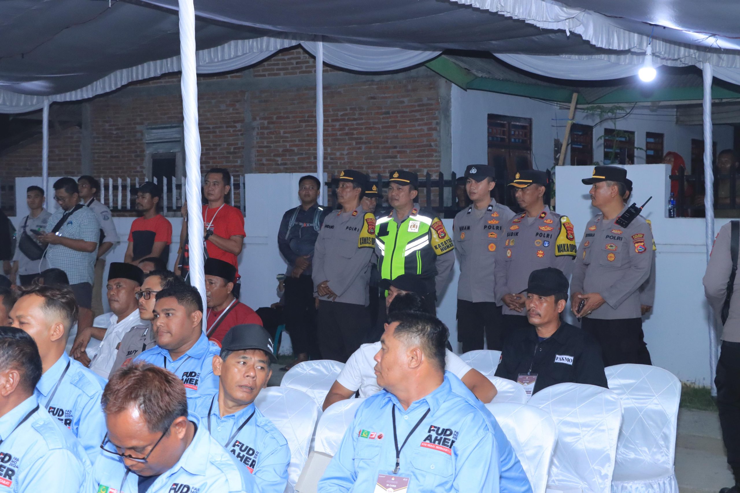 Polres Sumbawa Barat gelar pengamanan Rapat Pleno KPU tahap pengumuman penetapan nomor urut pasangan calon Bupati dan Wakil Bupati