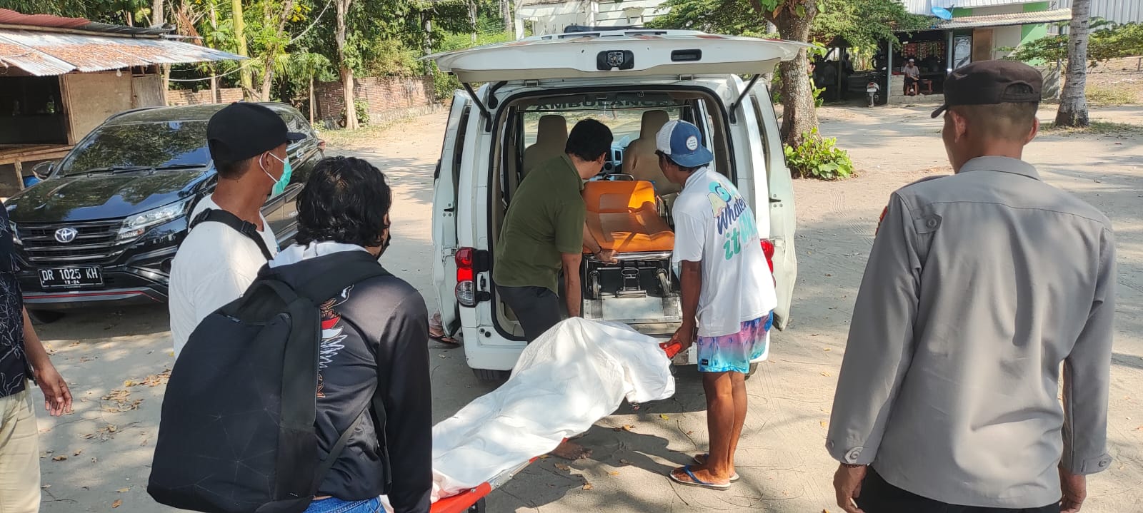 Polri Lakukan Evakuasi WNA  Asal Polandia Yang Meninggal Dunia