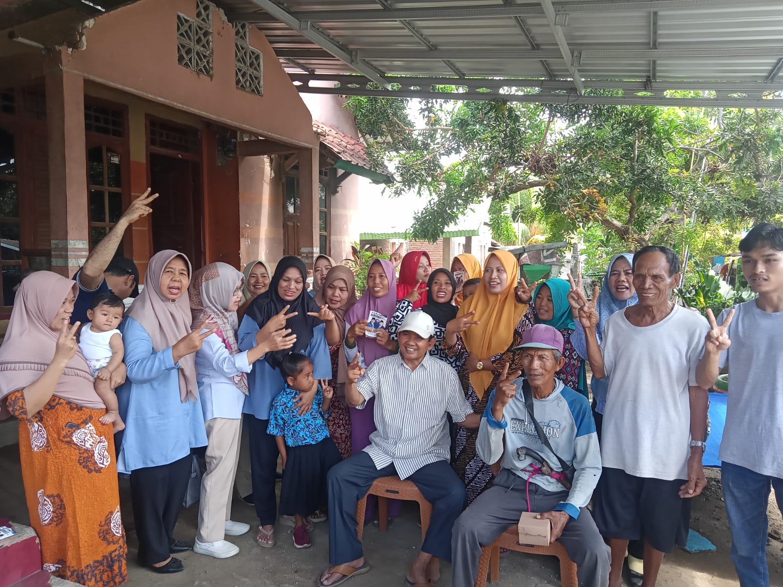 Blusukan di Moyo Hilir, Cawabup Ansori Door to Door Temui Masyarakat