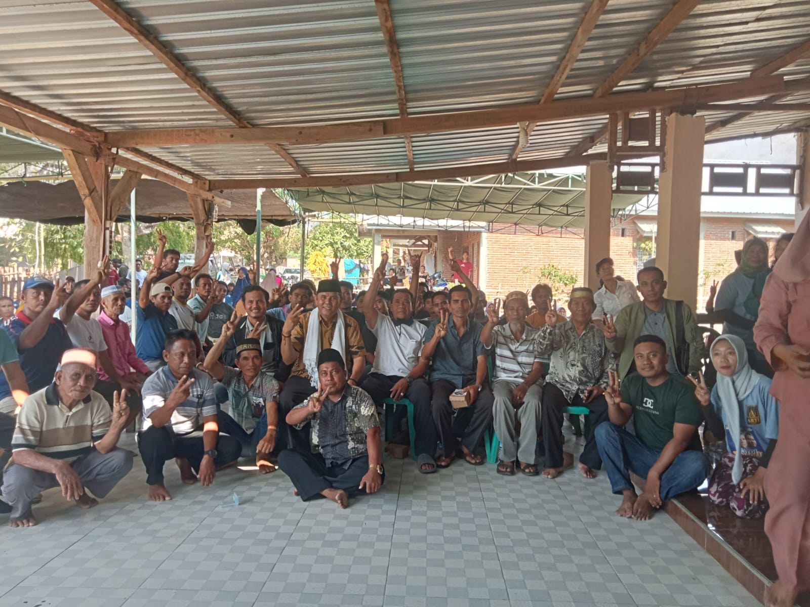 Sapa Warga Bageloka Moyo Hulu, Laskar Rindu Siap Menangkan Jarot-Ansori