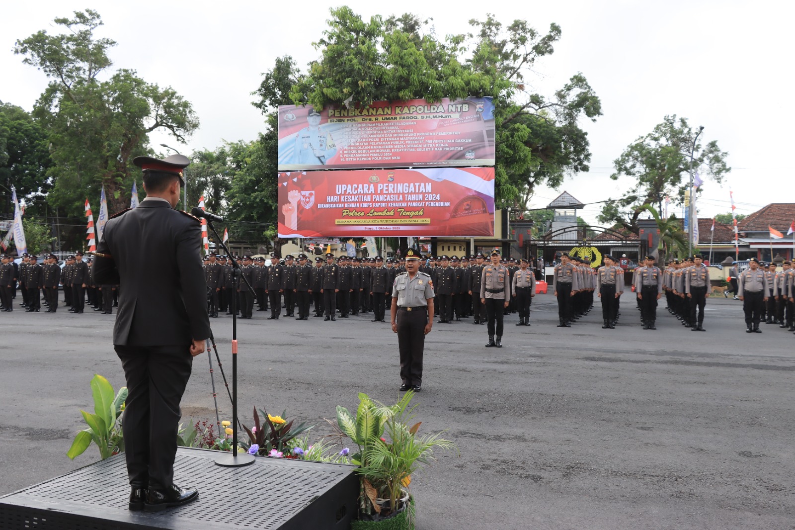 Polres Loteng Gelar Upacara Hari Kesaktian Pancasila dan Kenaikan Pangkat Pengabdian
