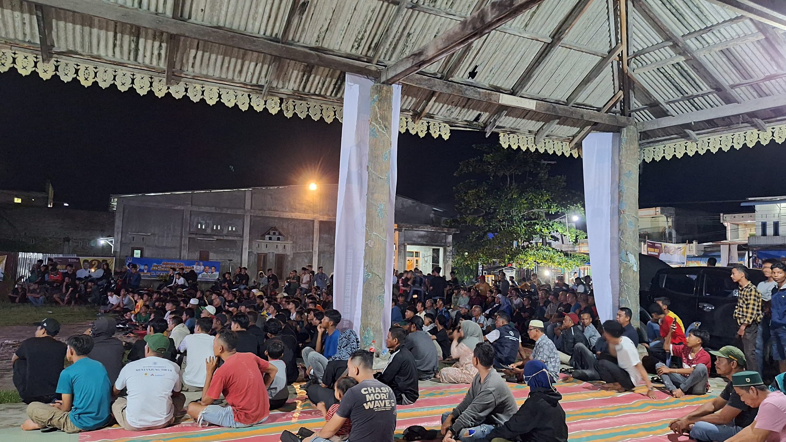 Tim Pemenangan Bahagia Ajak Ratusan Masyarakat Nobar Timnas Indonesia