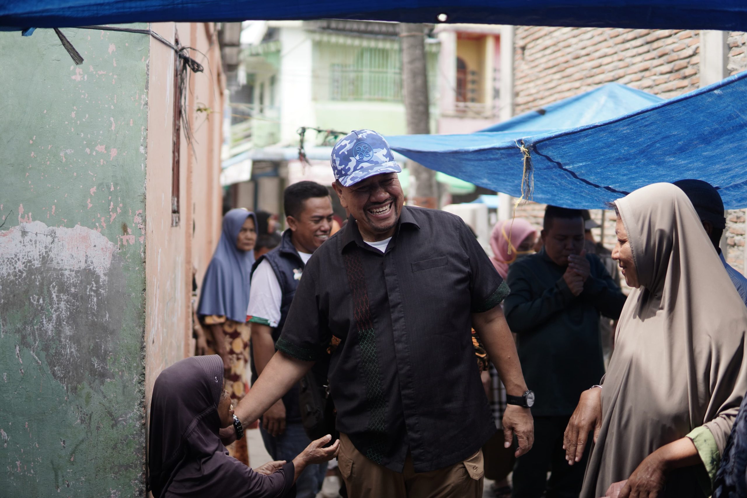 Blusukan Di Pasar Nibung Hangus, Baharuddin Dengarkan Curhat Warga