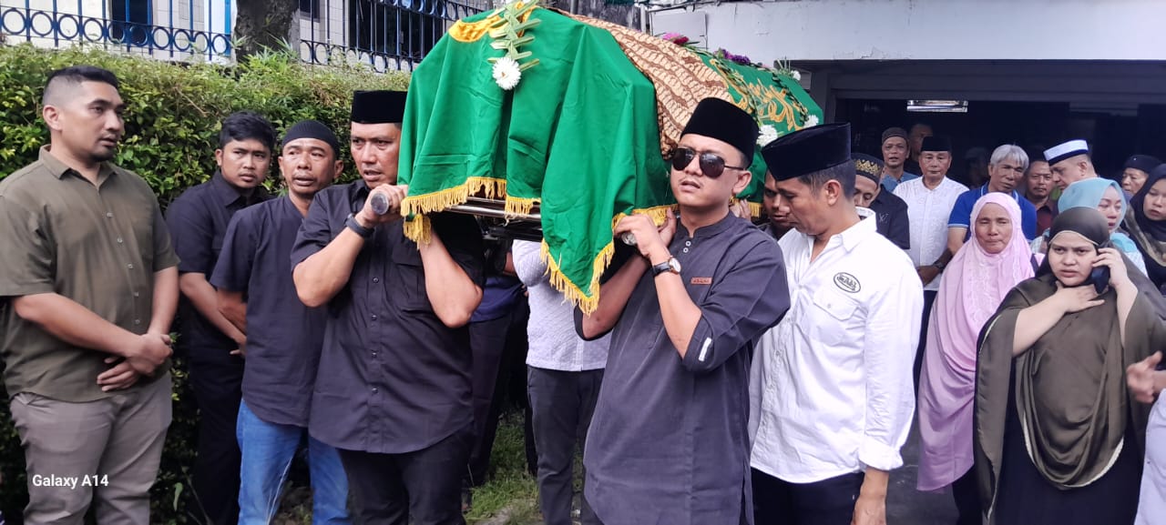 Pj Bupati Batubara Heri Wahyudi Marpaung Gotong Keranda Alm Ok Arya Zulkarnain