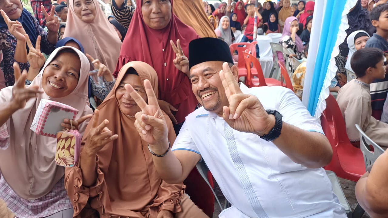 Ratusan Emak-Emak Antusias Sambut Paslon Nomor 02 Baharuddin – Syafrizal