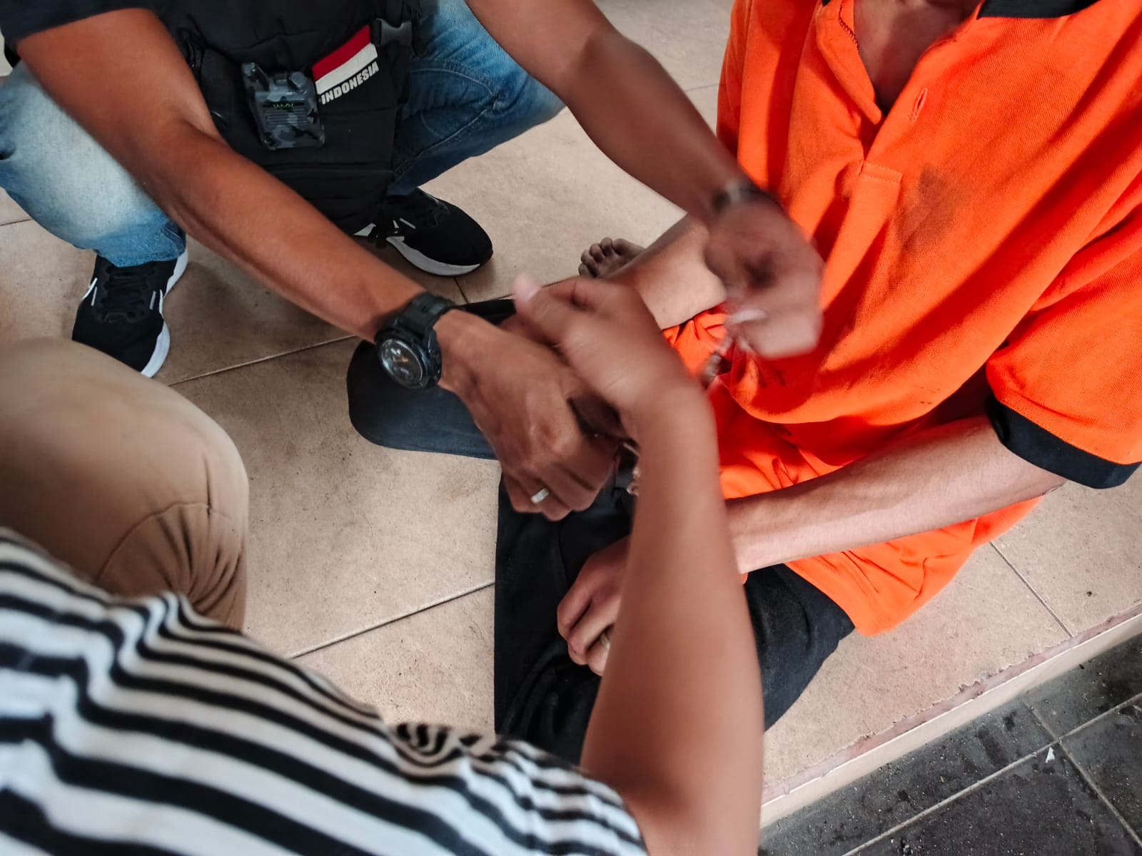 Pelaku Jambret Babak Belur Diamuk Massa, Tim Opsnal Polsek Ampenan Bertindak Cepat Amankan Situasi