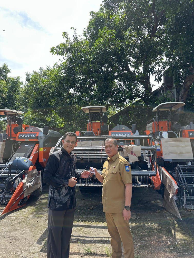 Temui Gubernur, Bupati Sumbawa Bawa Pulang 2 Kombine Untuk Petani