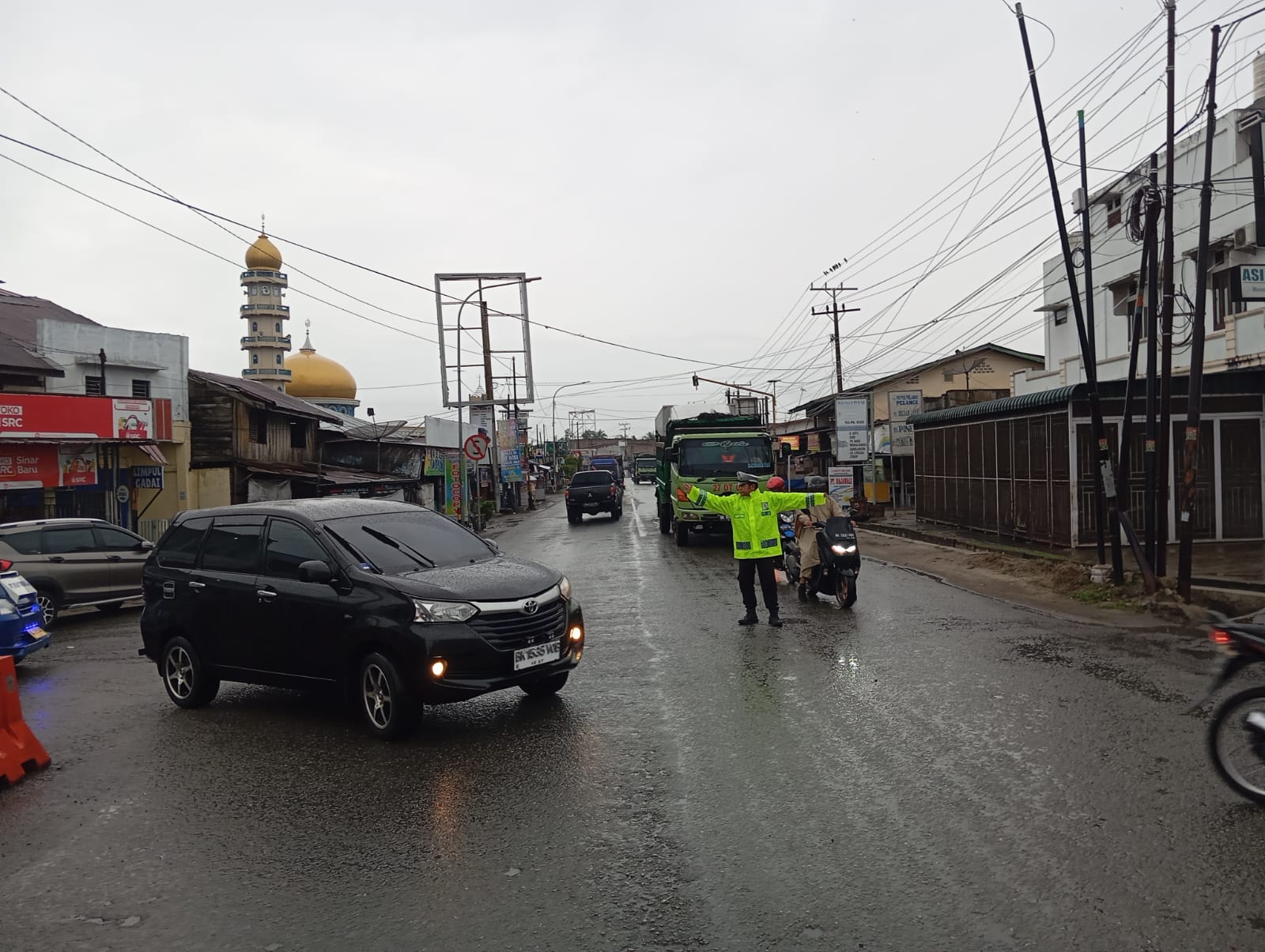 Satlantas Polres Batubara Atur Lalu Lintas Di Sejumlah Titik