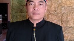 Hardiknas 2026, Kepsek SMKN 1 Plampang Tegaskan Karakter Lebih Utama dari Sekadar Pintar