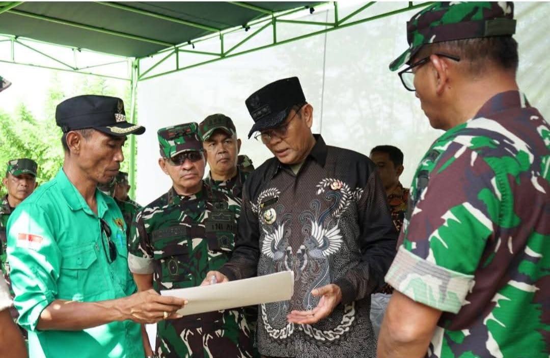 Bupati H Jarot Dampingi Pangdam IX/Udayana Tinjau Lokasi Rencana Pembangunan YON TP di Kerekeh
