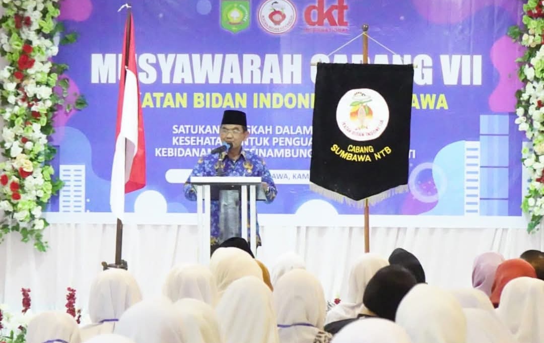 Buka Muscab VII IBI, Wabup Sumbawa: Peran Strategi Bidan dalam Transformasi Kesehatan