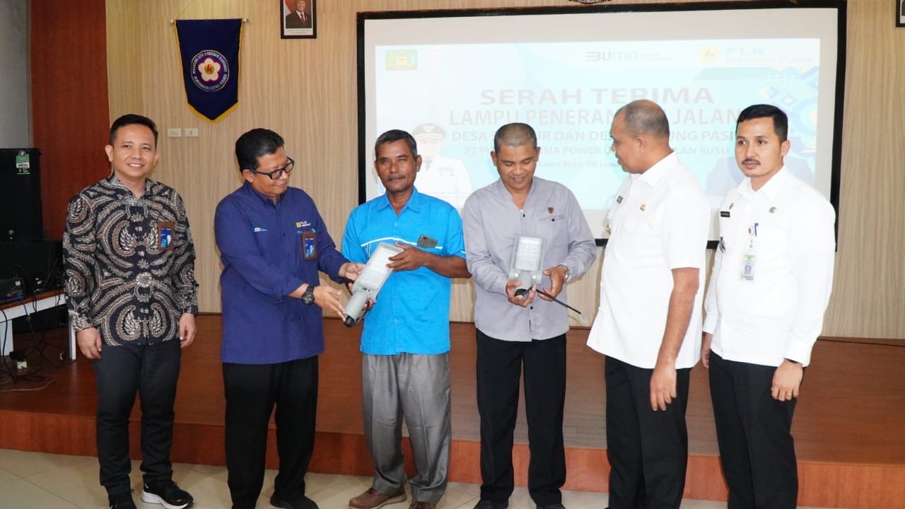Pj Bupati Langkat Hadiri Serah Terima Lampu Penerangan Jalan Desa Sei Siur dan Tanjung Pasir